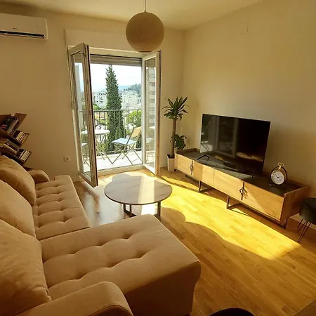 Apartment Urban Escape